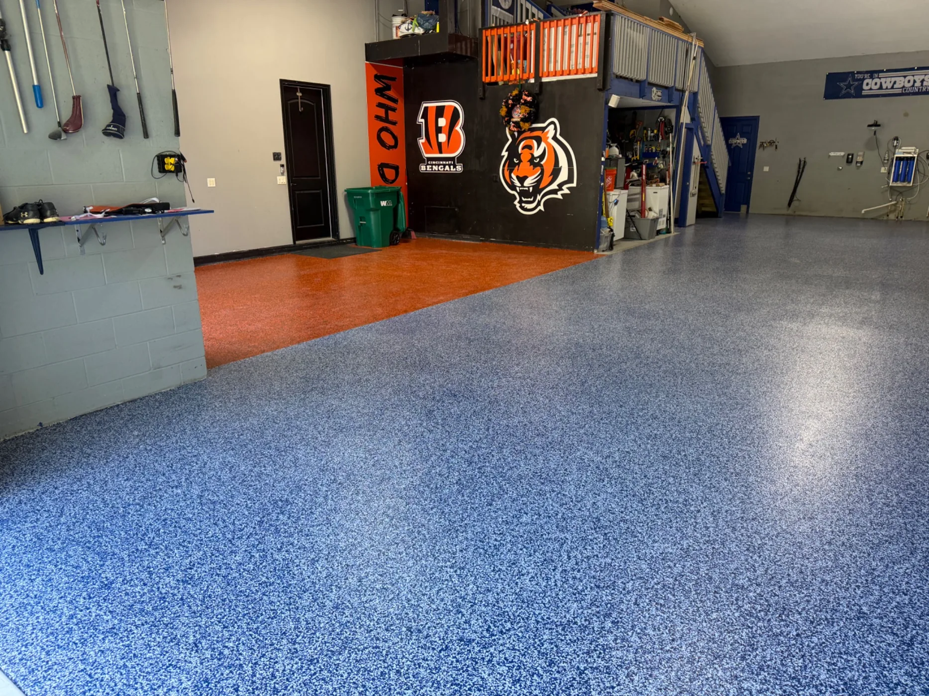 Decorative flake floor coating